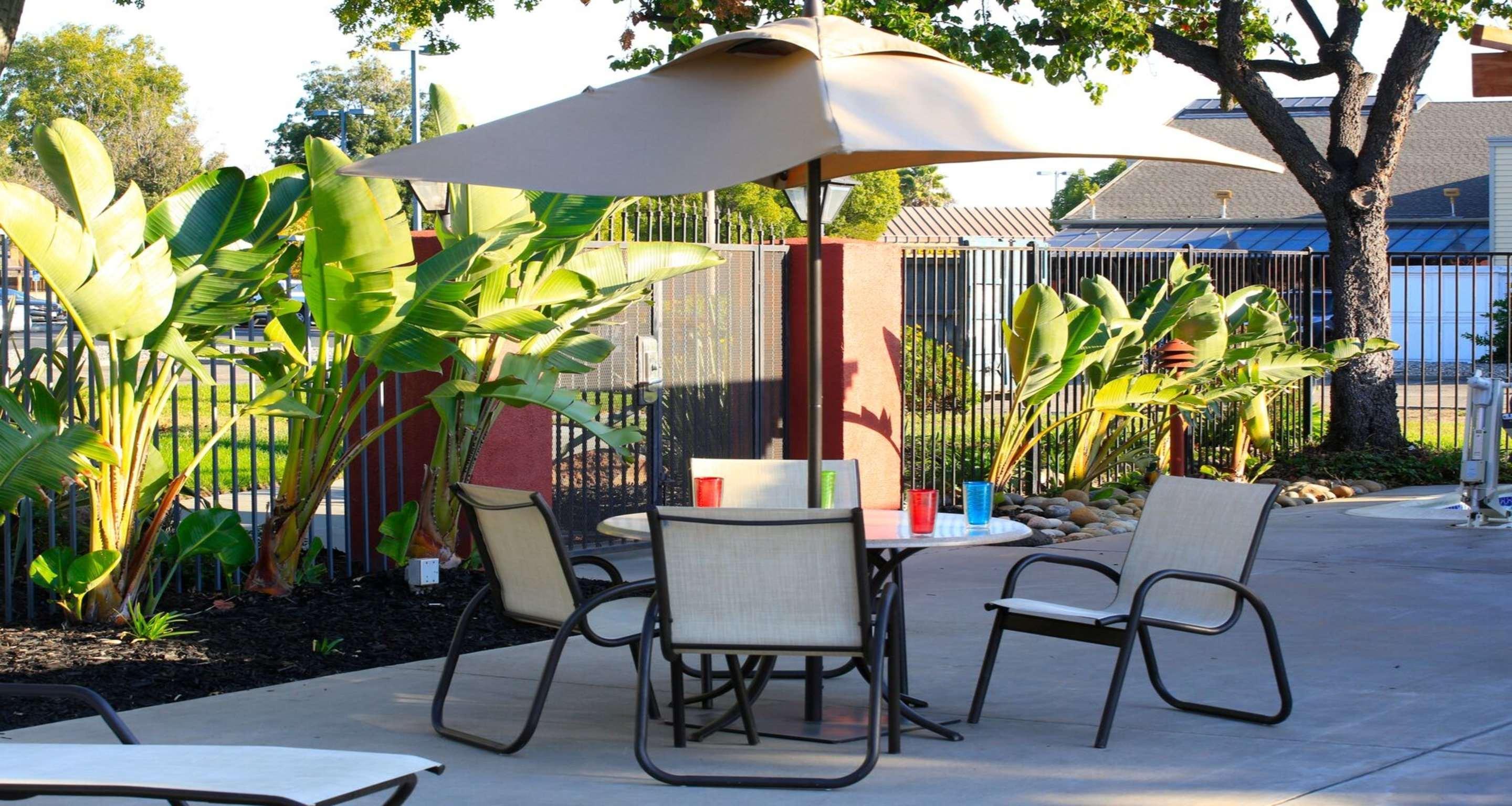 Best Western Plus Garden Court Inn Фримонт Екстериор снимка