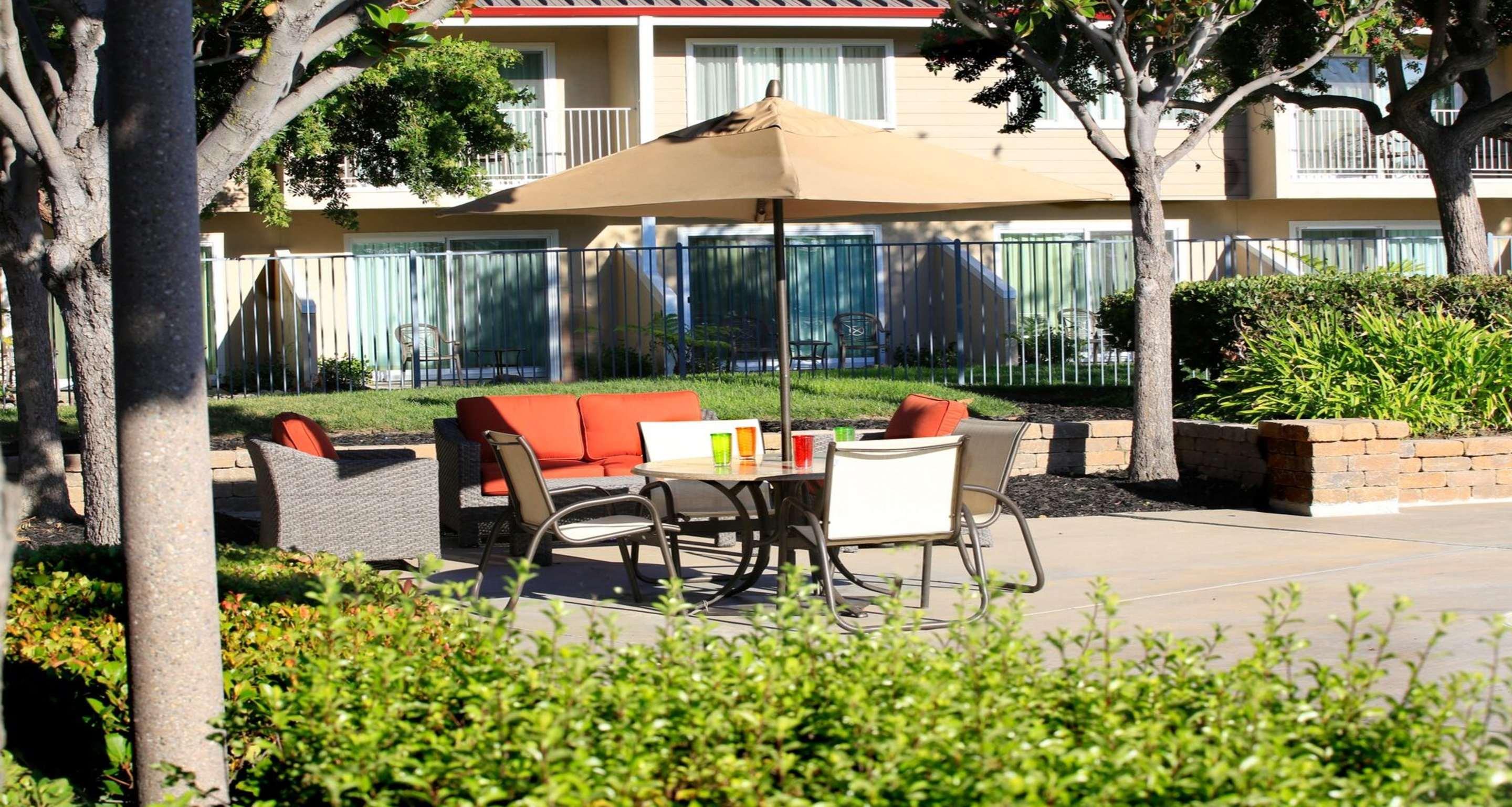 Best Western Plus Garden Court Inn Фримонт Екстериор снимка